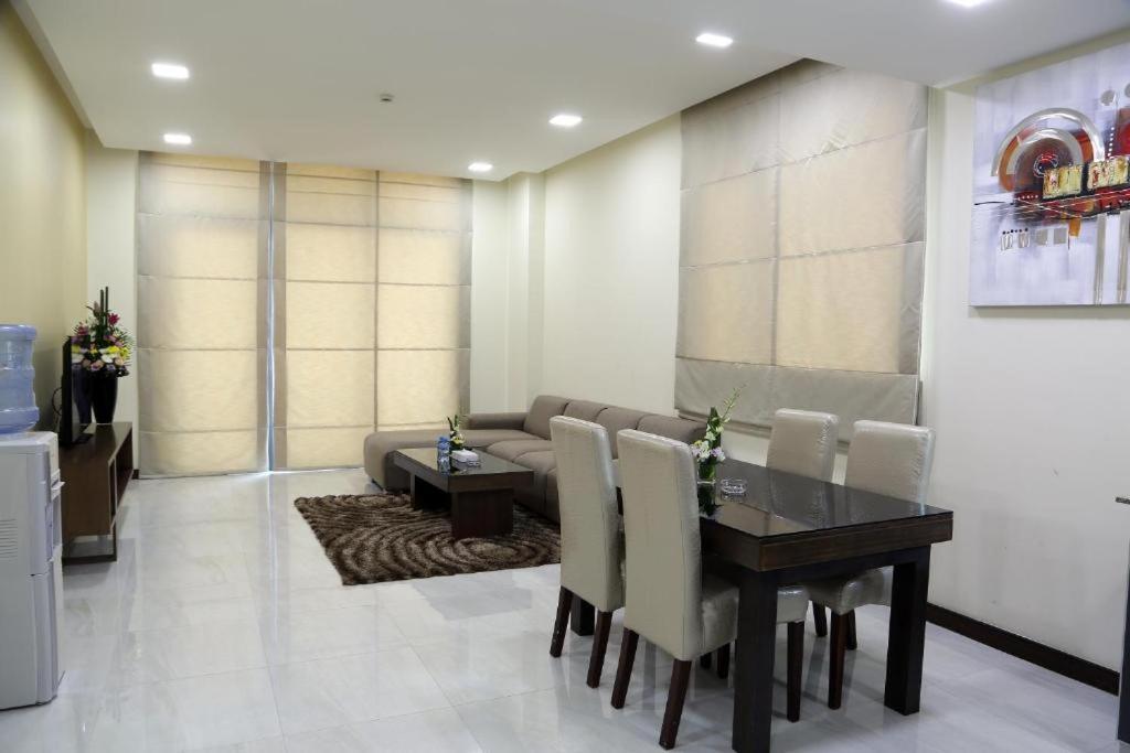 Belle Tower Apartments Manamah Buitenkant foto