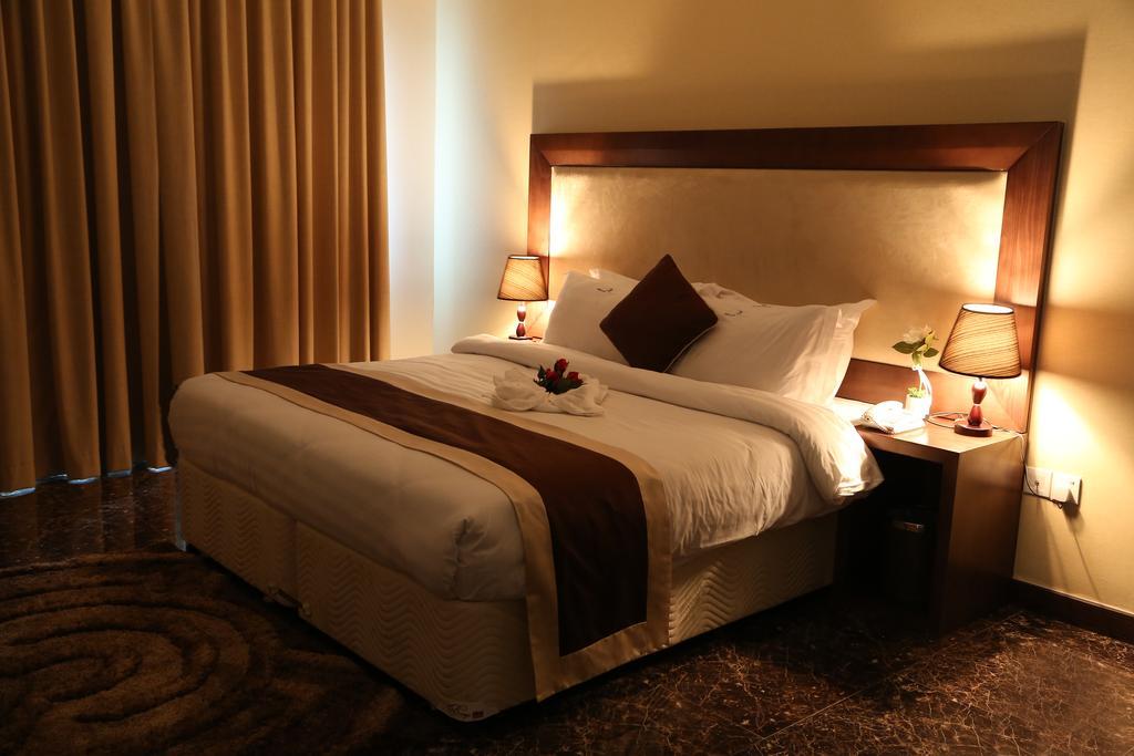 Belle Tower Apartments Manamah Buitenkant foto