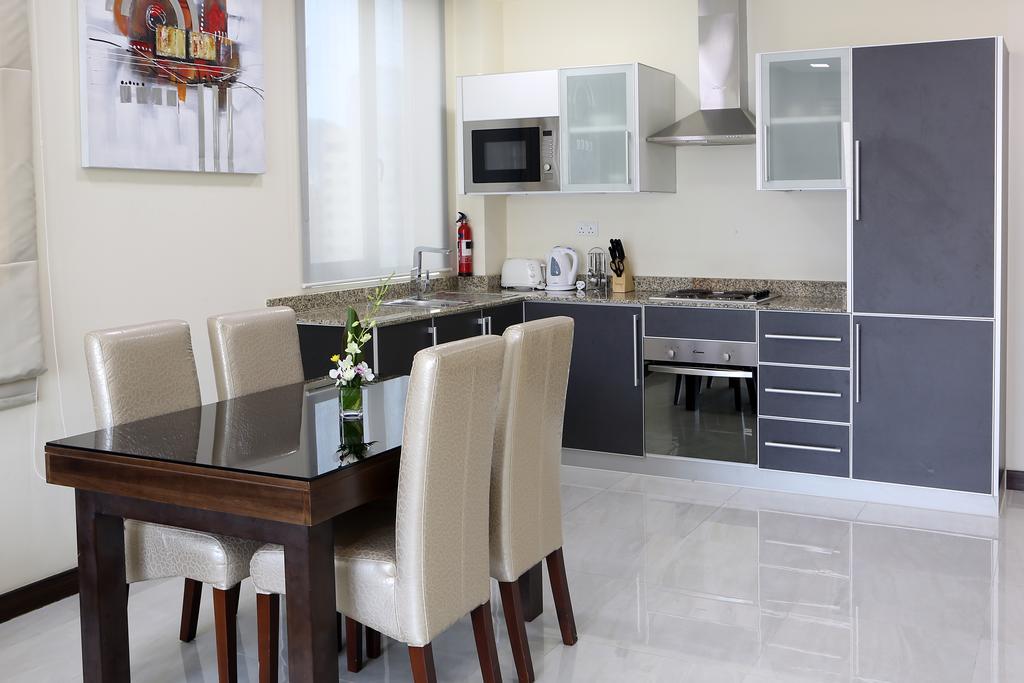 Belle Tower Apartments Manamah Buitenkant foto